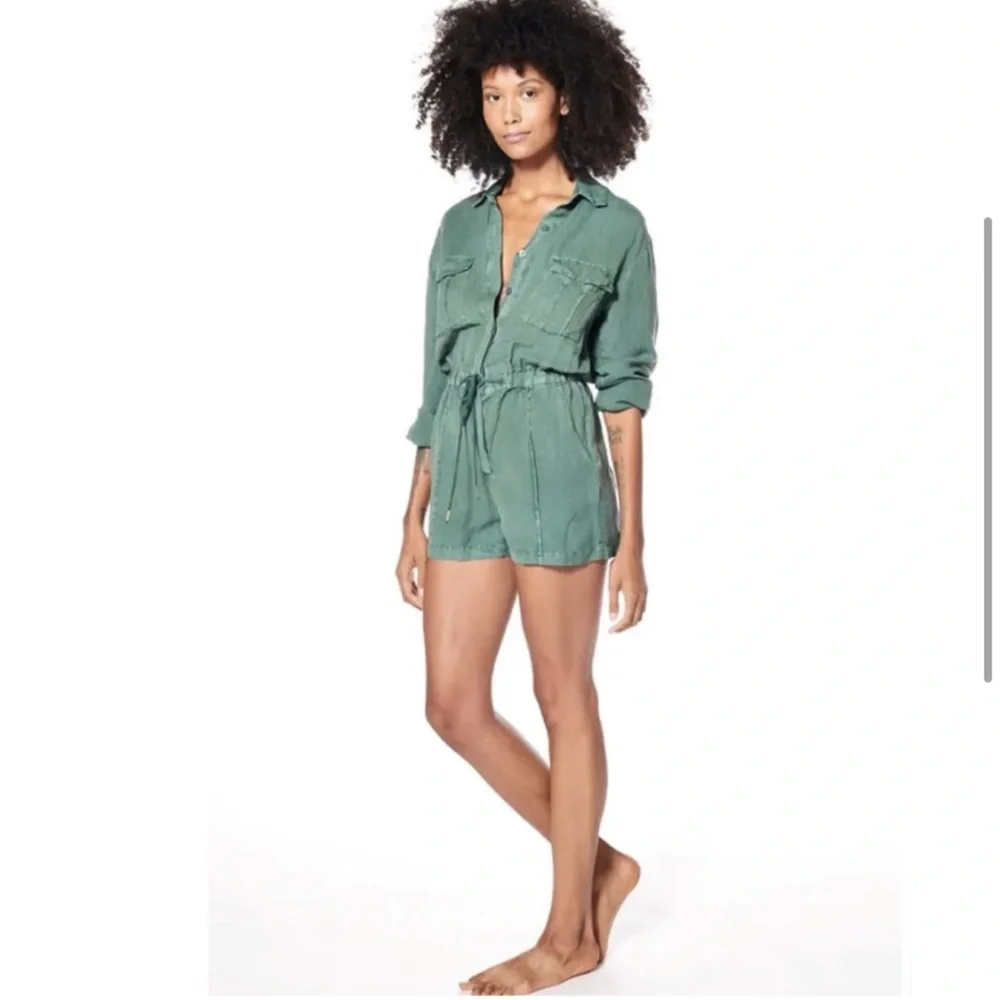 NWOT Young Fabulous & Broke YFB Lakeside Cargo Shorts Utility Romper Size small - Picture 3 of 15